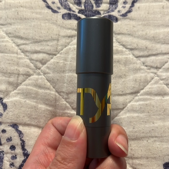 New in box! Tyra Beauty Sculpt in a Stick—Deep tone - Picture 3 of 4
